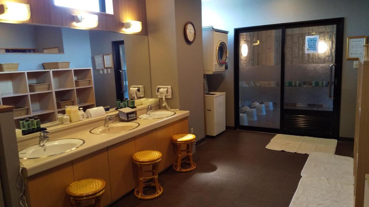 Hotel Route-Inn Yonezawa Ekihigashi Bagian luar foto